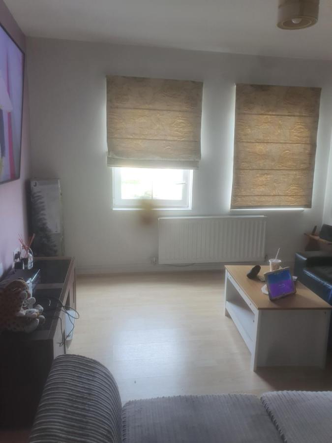 Nice 2 Bed Apartment Londres Extérieur photo